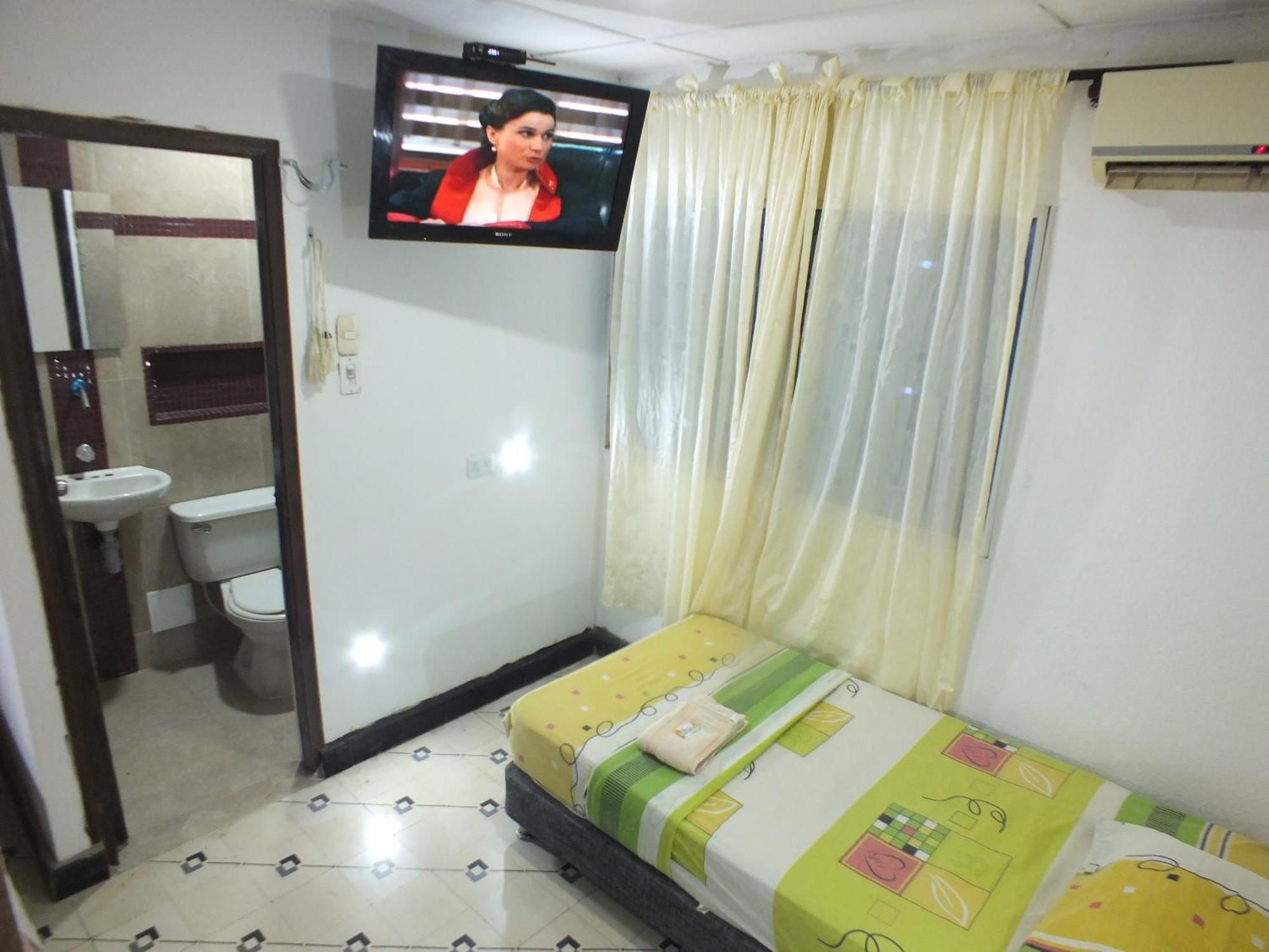 Hotel Malecon Del Rio Barranquilla  Exteriör bild